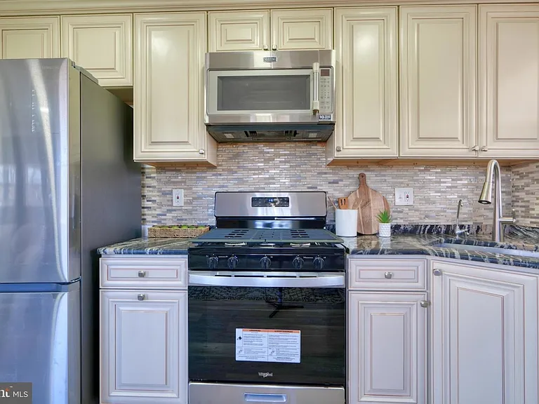 701 Platinum Ave — Photo 10