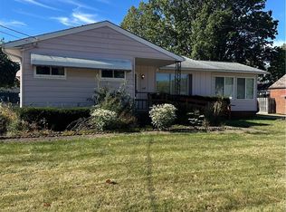 1824 Robindale St, Wickliffe, OH