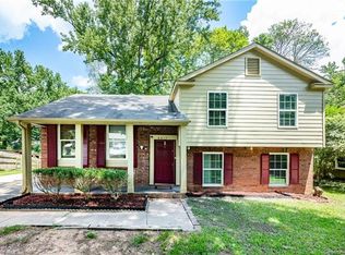 6017 Plaza Ln, Charlotte, NC 28215