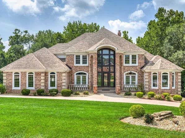12850 Thornhill Ct, Saint Louis, MO 63131