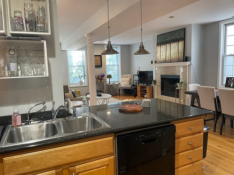 1545 N Bosworth Ave #2F — Photo 8
