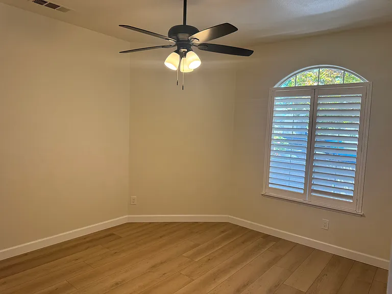 845 E Green Acres Dr — Photo 19