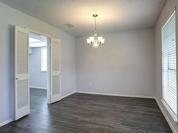 4th image of 2732 Oak Grove Ct