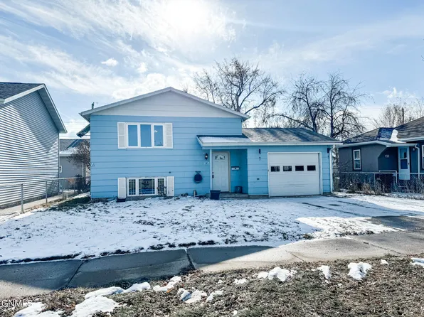 607 4th St W, Williston, ND 58801