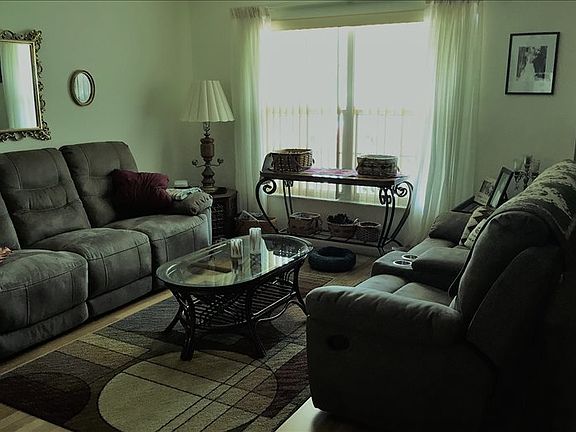 2nd image of 113 Edgewater Dr S