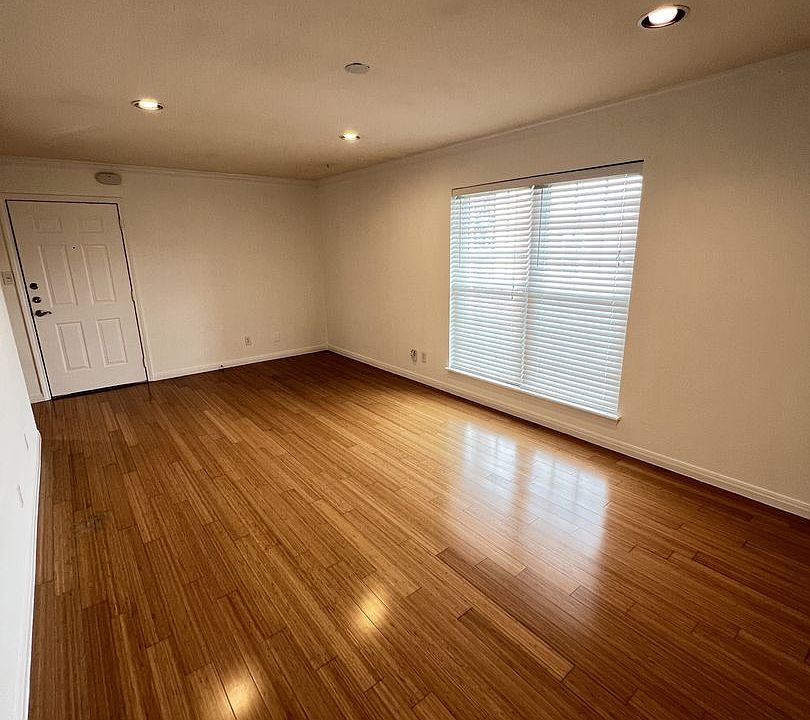 1st image of 900 S Lamar Blvd APT 305