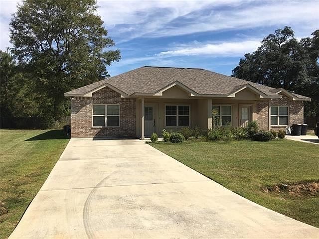 1st image of 124 Village Oaks Blvd