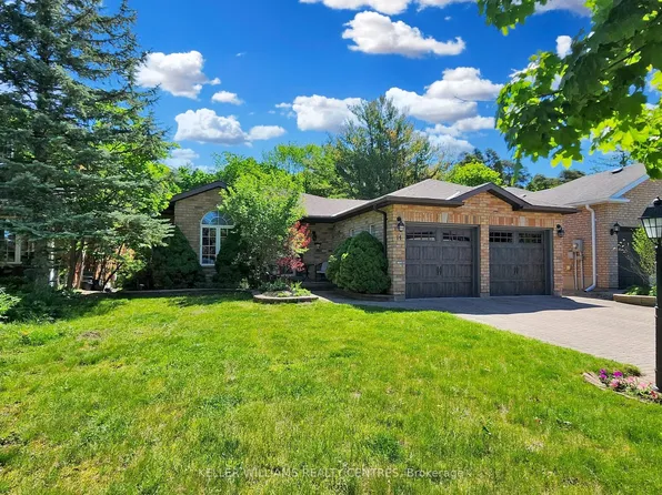 14 Gables Way, Barrie, ON L4N 8M3