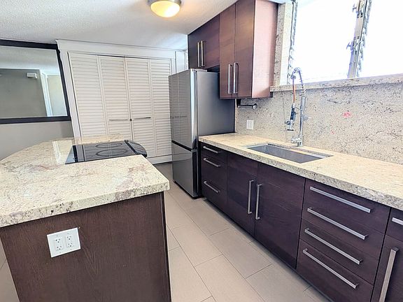 3rd image of 225 Liliuokalani Ave APT 7C