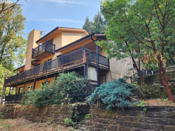 16750 S Stone Hill Dr, Molalla, OR 97038