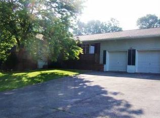 210 Baldwin Rd, Waymart, PA 18472