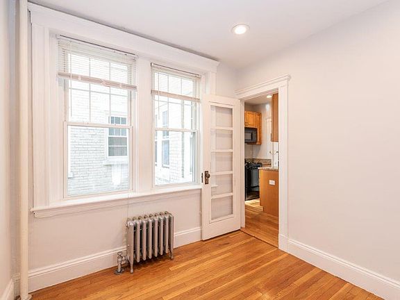 4th image of 288-290 Chestnut Hill Ave #10