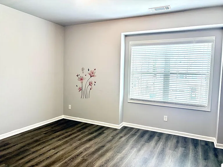 2418 Ivy Meadow Ln — Photo 13