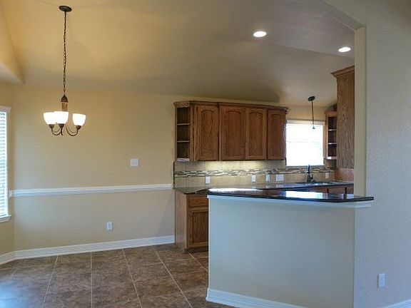 5th image of 2503 Boxwood Dr