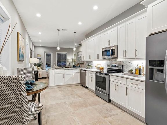 5th image of 1024 Aragon Ave