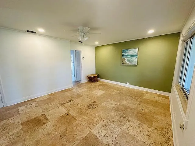 640 Oak St — Photo 4