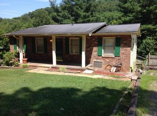 1122 Berry Rd, Elizabethton, TN 37643