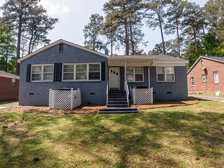 1421 Colin Kelly Dr — Photo 2