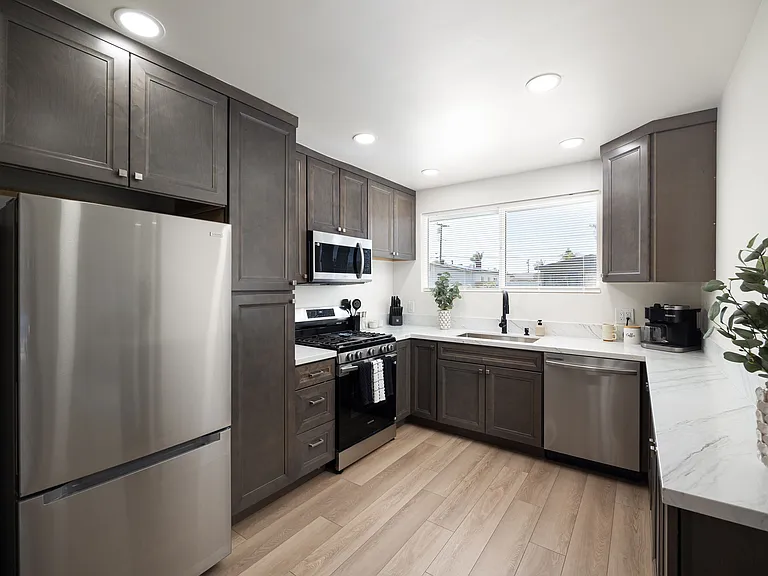 5019 Ensign St — Photo 15