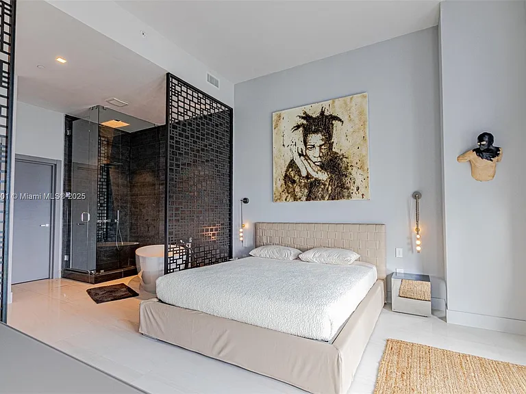 480 NE 31st St #Penthouse 5002 — Photo 2