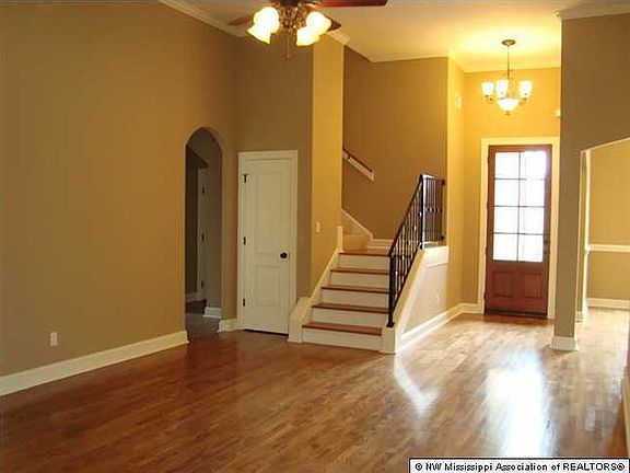 3rd image of 115 Meadow Trl