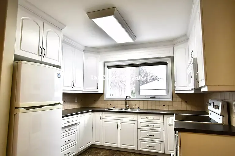 Building Photo - 305 Greene Ave #1A