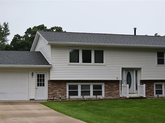2nd image of 1406 Minnehaha Ln