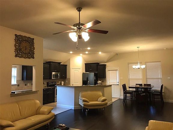 4th image of 12918 Adela Dr