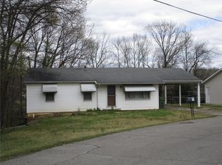 105 John Dr, Chester, IL 62233