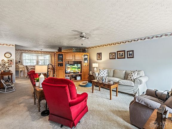 5th image of 603 Richard Ct