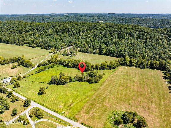 3rd image of 701 Paint Rock Valley Rd