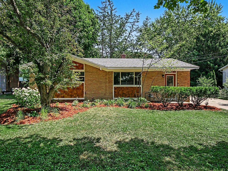 1st image of 1932 Ridgemoor Dr SE
