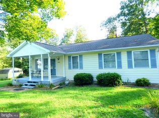 990 S Glebe Rd, Montross, VA 22520