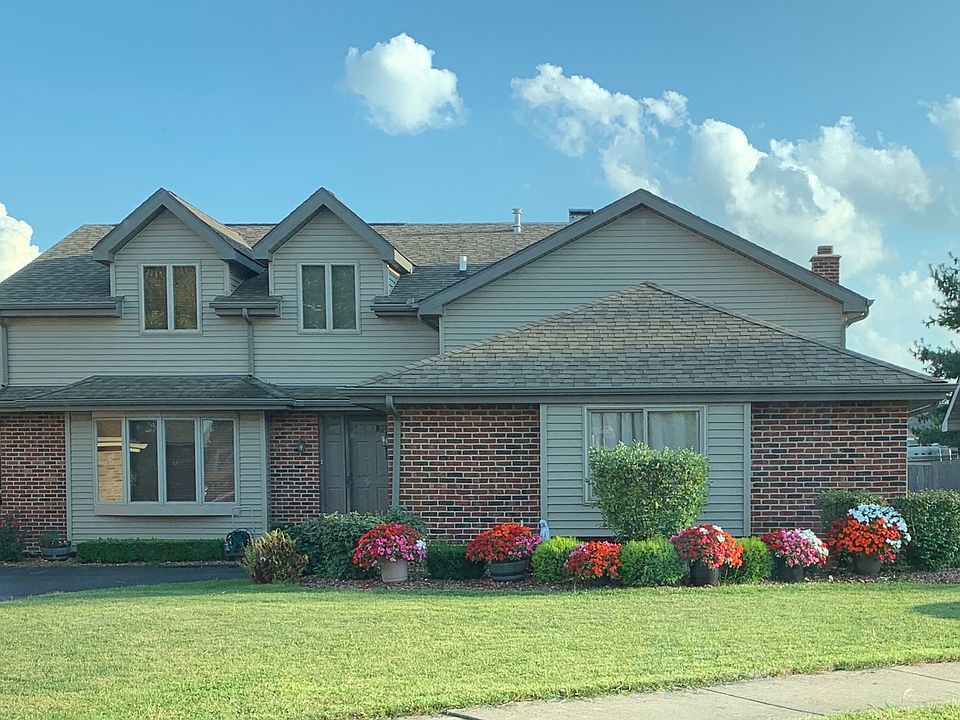 1st image of 3235 192nd St