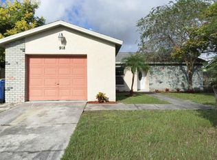 918 Axlewood Cir, Brandon, FL 33511