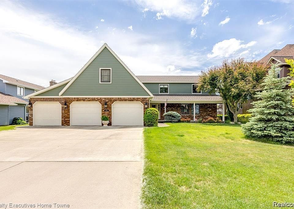1st image of 2908 Woodstock Cir