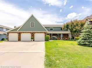 2908 Woodstock Cir, Port Huron, MI
