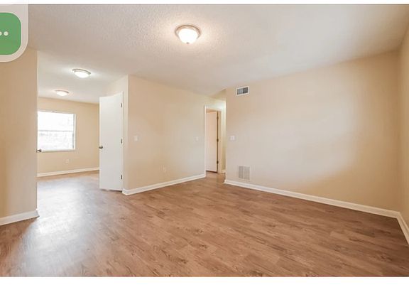 4th image of 105 Calleydale Ave