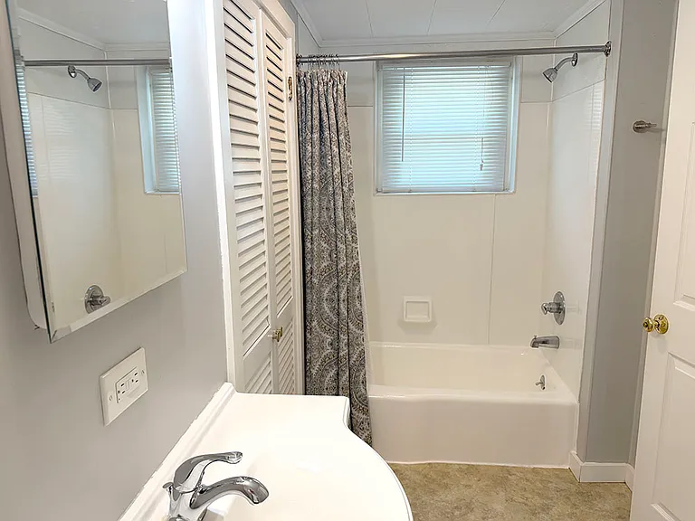 32 Nichols St #5 — Photo 3