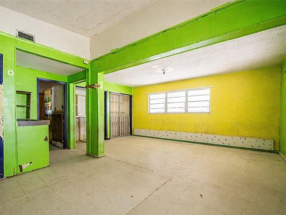 2nd image of 1035 W Goodnight Ave