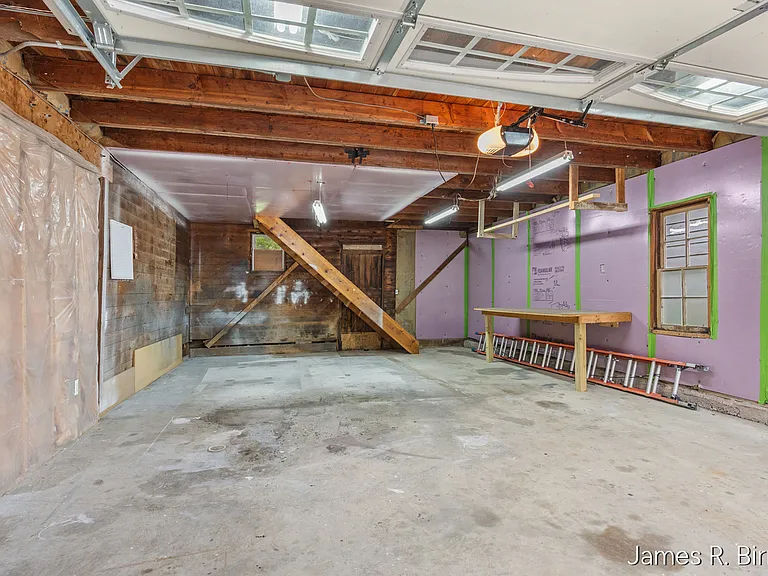 529 Avery St — Photo 5