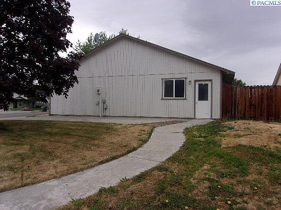 2nd image of 4660 Poppy St
