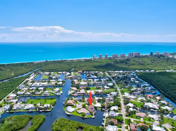 129 Queen Christina Court, Hutchinson Island, FL 34949