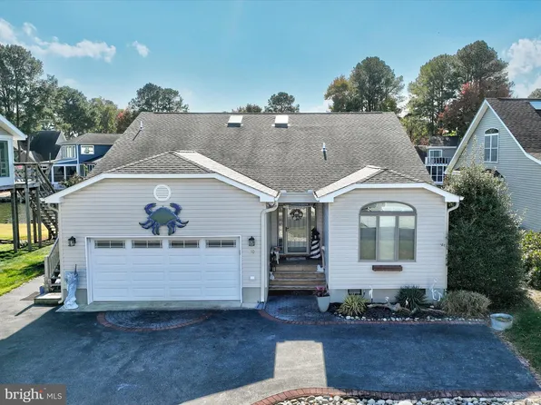 10 Waters Edge Ct, Ocean Pines, MD 21811
