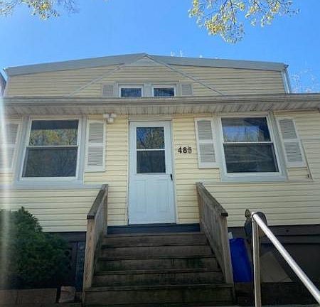 2nd image of 485 Union Ave