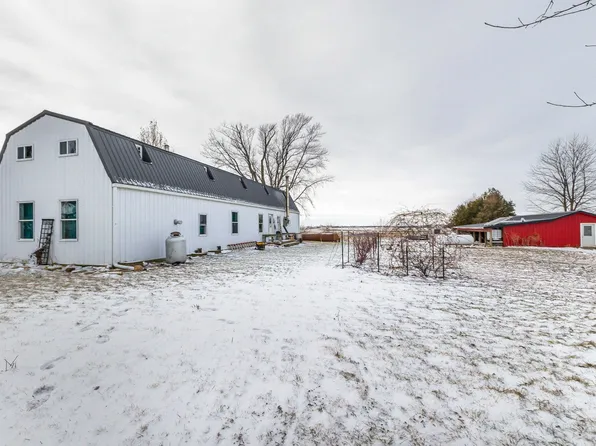 2405 Pheasant Rd, Hopkinton, IA 52237
