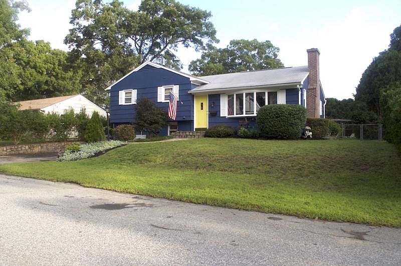 1st image of 76 Birchwood Dr