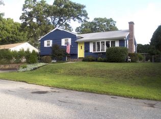76 Birchwood Dr, North Kingstown, RI 02852