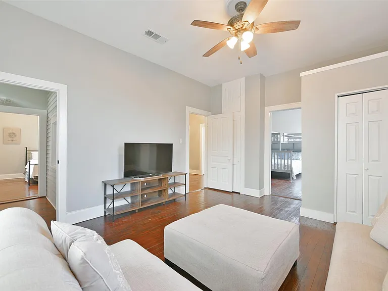 3427 Avenue L — Photo 15