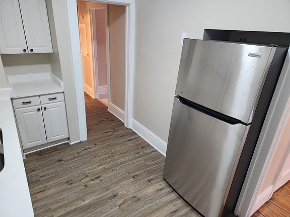 3rd image of 2435 1st Ave S APT 1